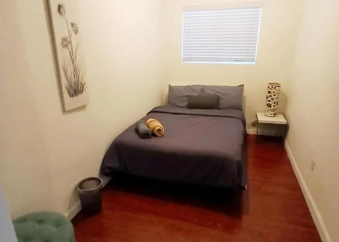 Unit 1 - 2Br Roosevelt Row, Free Parking, Private Yard *